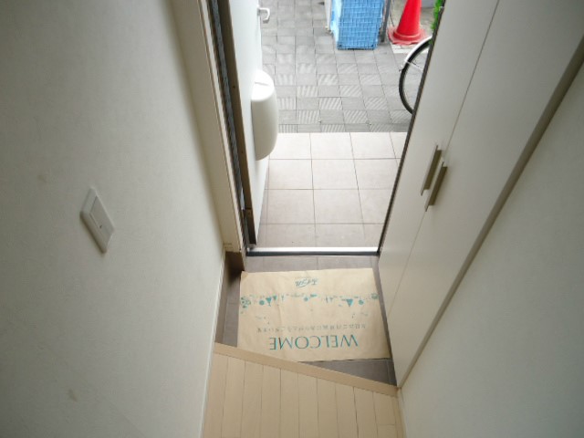 クリスタルコート 玄関