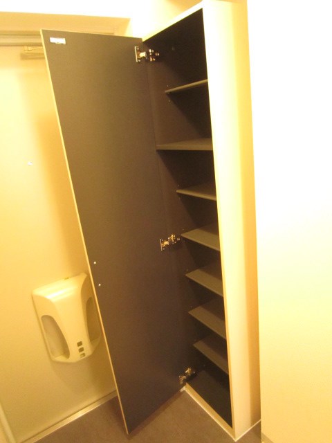 プリマネージュ 玄関