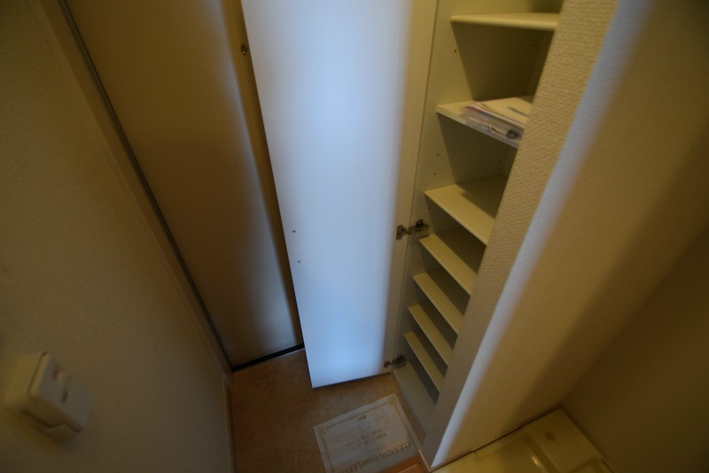 リブリ・フローラ 玄関