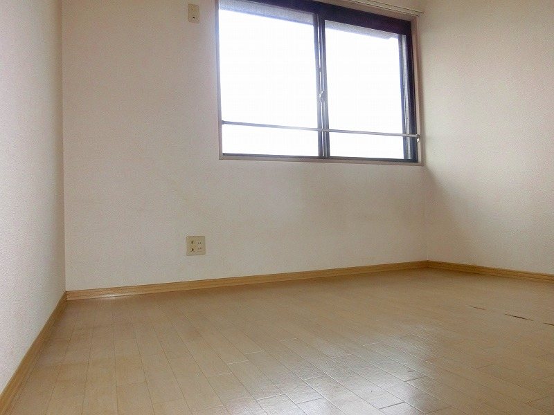 コスモエステート ベッドルーム