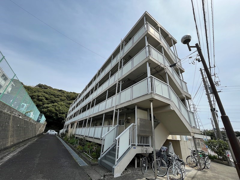 ビレッジハウス鎌倉1号棟 303号室 外観