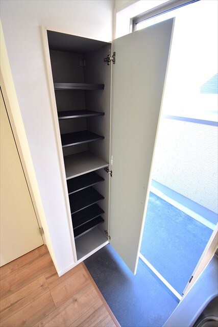 クレスト平塚 玄関