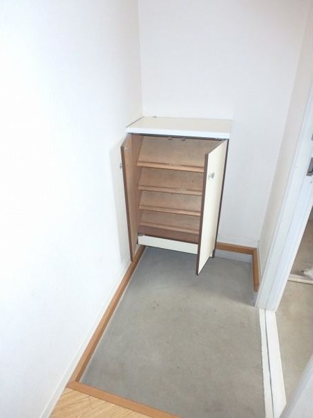 マルベリーC 玄関