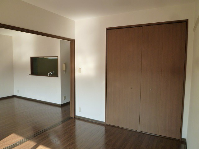 大西マンション ベッドルーム