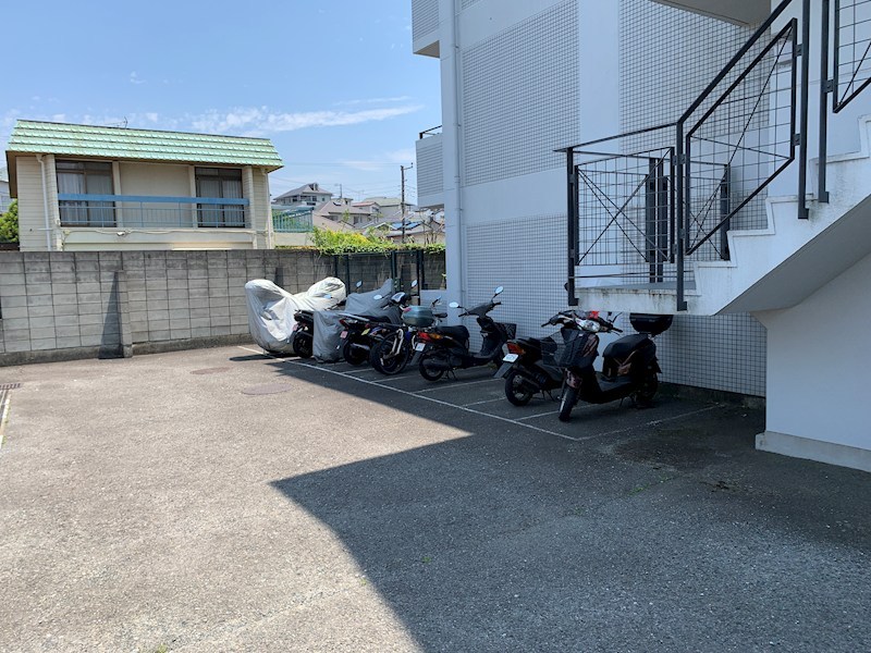 エストポルト 駐車場