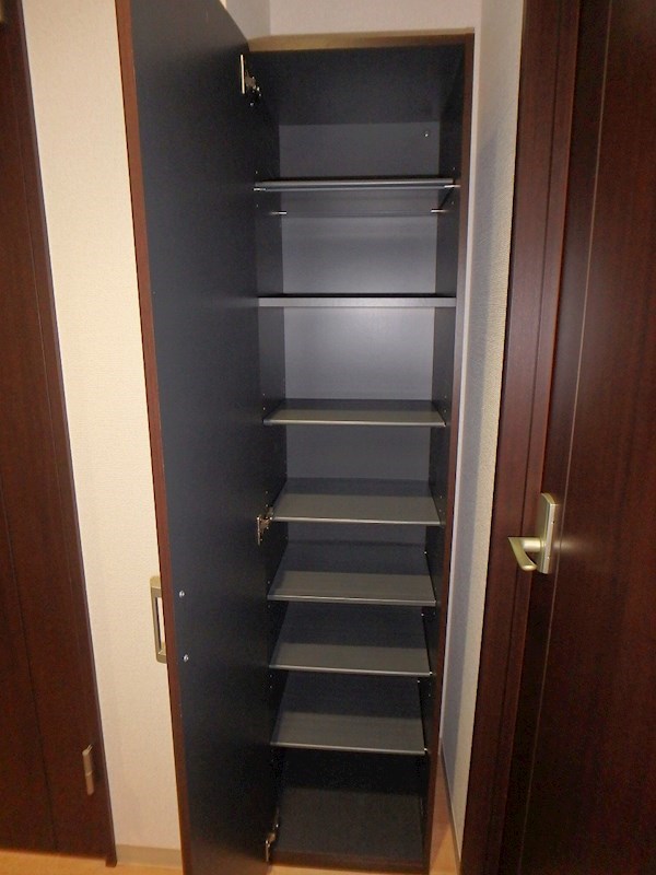 エテルルーチェ 玄関