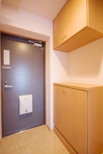 プラム湘南 玄関