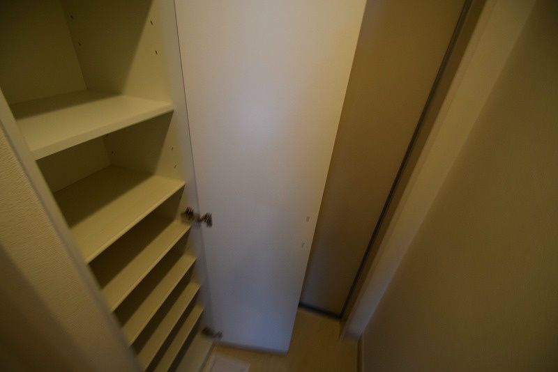 リブリ・楓 玄関