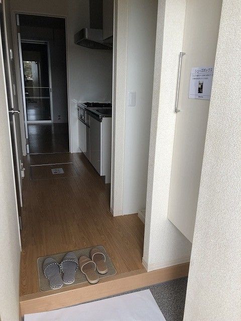 ベルソス高倉Ｂ 玄関