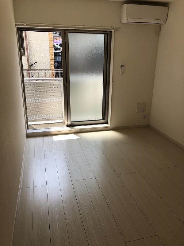 リブリ・テラ リビング