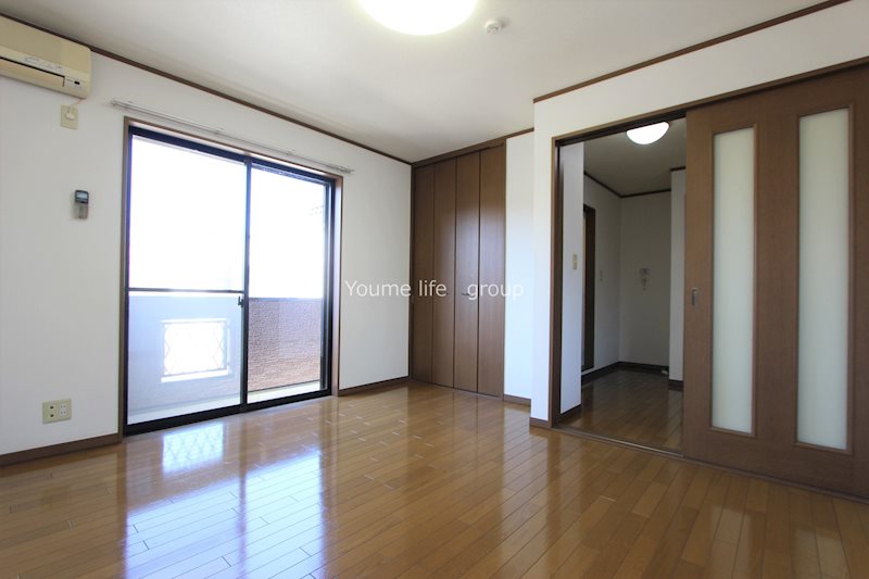 クレスト リビング