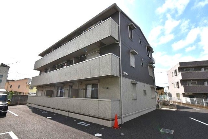 ジュネス中河原 301号室 外観