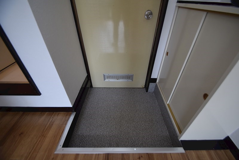 ドルチェ神保 玄関