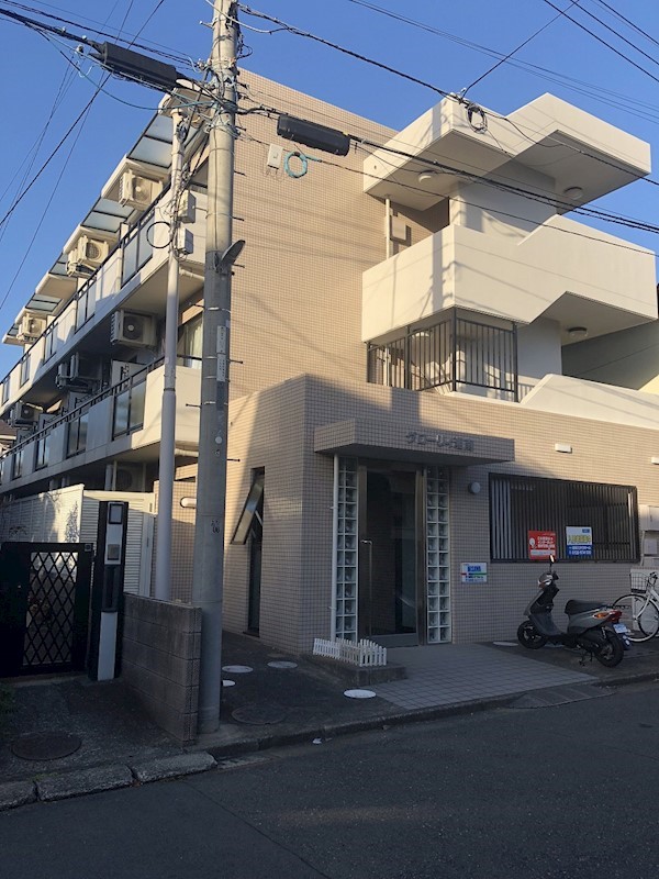 グローリィ湘南 302号室 外観