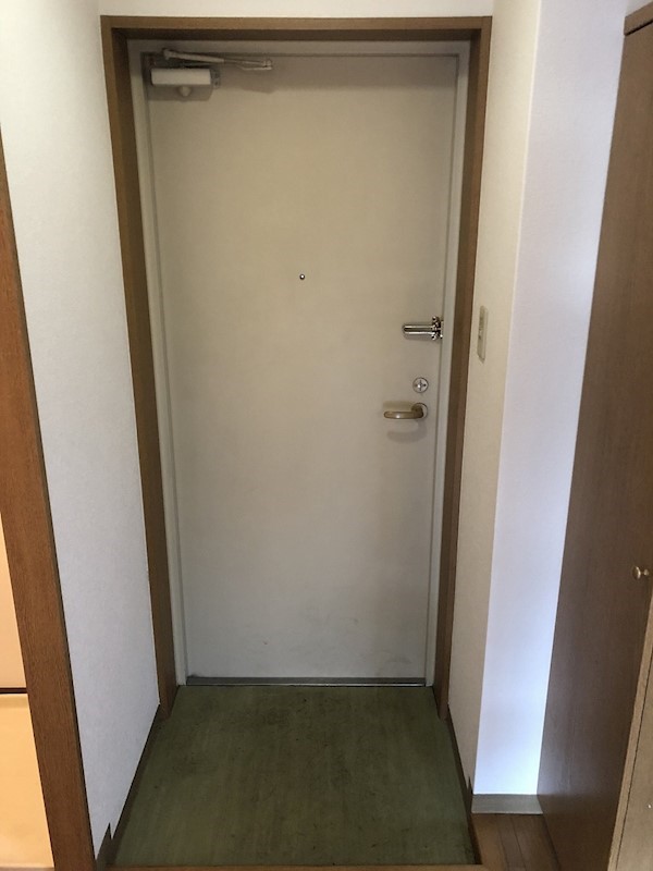 グローリィ湘南 玄関