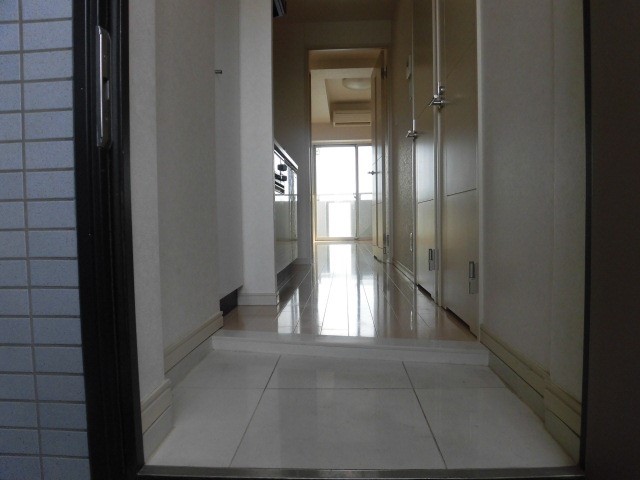 ビュークロス湘南  玄関