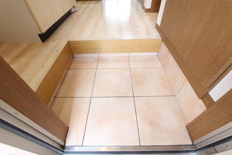 フィールド 玄関