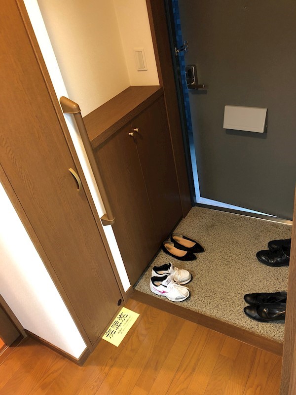 山立ビル 玄関