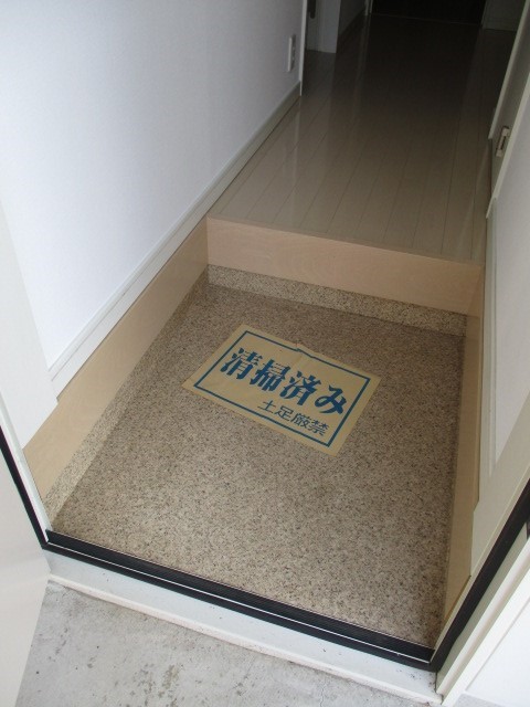 小雀レジデンス 玄関