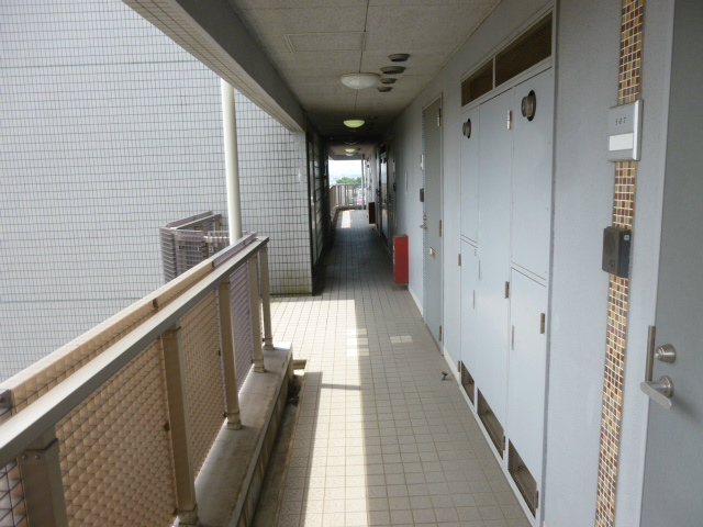 エランドール 玄関