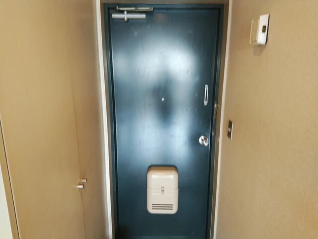 井上企画ビル 玄関