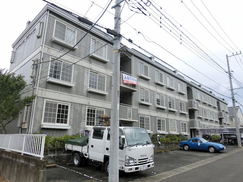 サープラス伊勢原PⅢ 101号室 外観