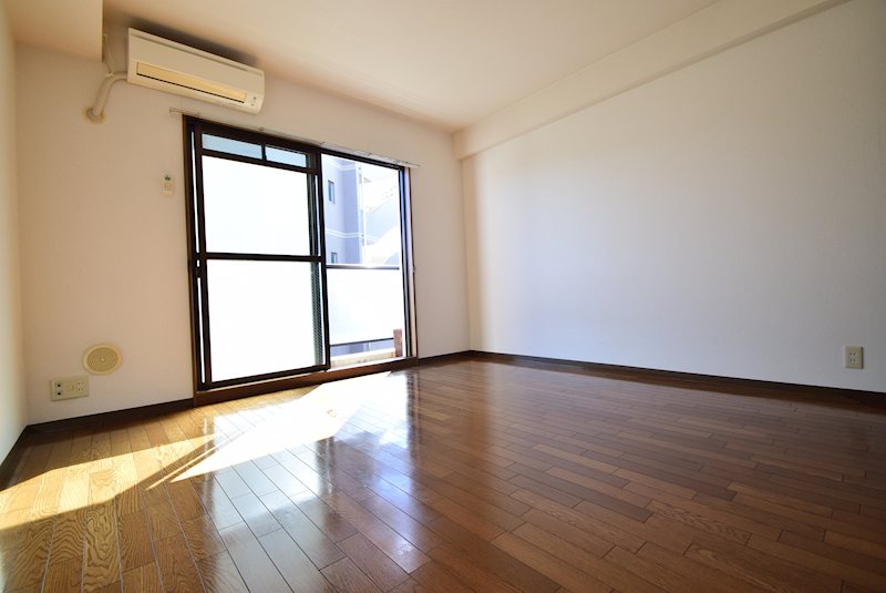 ストンフィールド湘南Ⅱ リビング