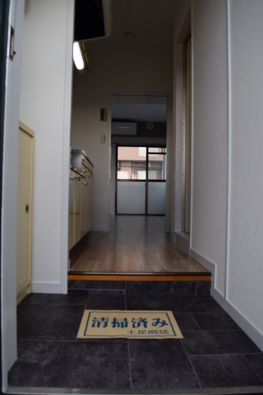 クリエイト湘南 玄関