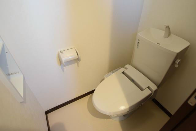 ジュン・シベール ベッドルーム