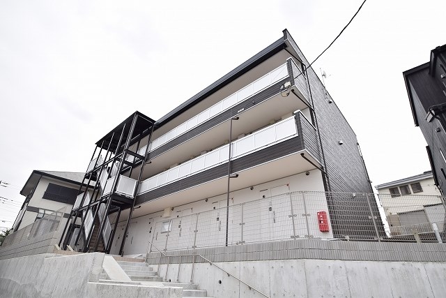 リブリ・サン湘南 301号室 外観