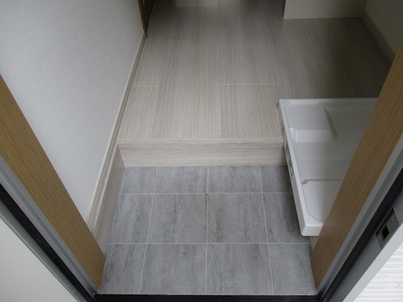 ラ・フロール鶴巻南 玄関