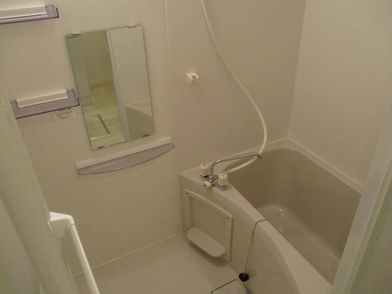 ラ・フロール鶴巻南 風呂画像