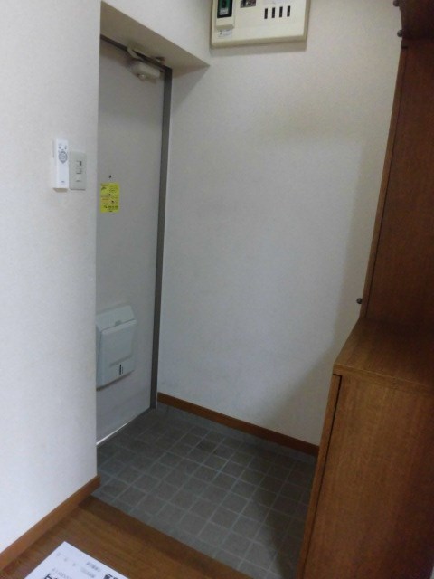 ノーブルパレスA棟 玄関