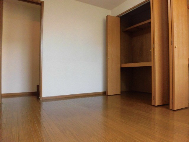 ノーブルパレスA棟 ベッドルーム