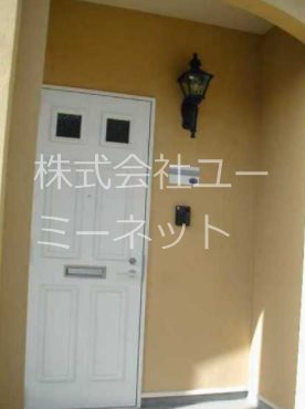 アイリス五番館 玄関