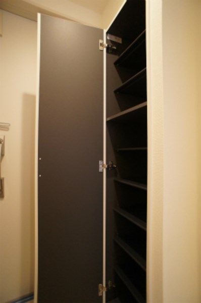 リブリ・サン湘南 玄関