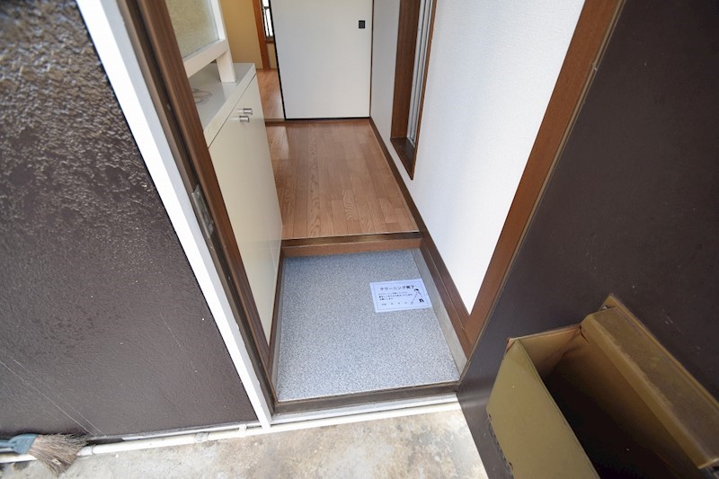 ヴィラ萩が丘 玄関