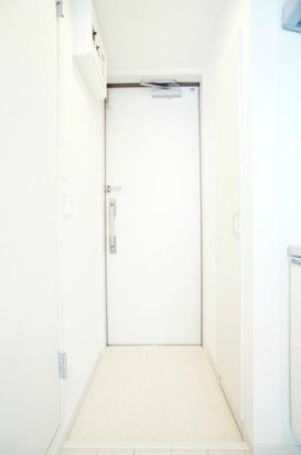 リブリ・ＦＥＥＬ－Ｍ湘南Ⅴ 玄関