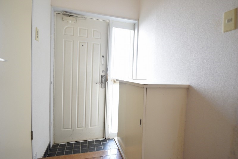 ラカーサ井上 玄関