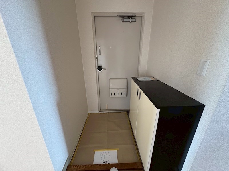 テレパレス伊勢原2号棟 玄関