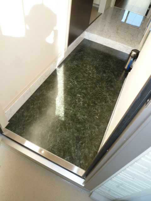 アルシオーネコートA 玄関