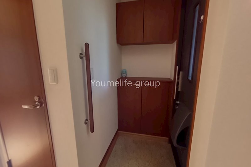 サングラード 玄関