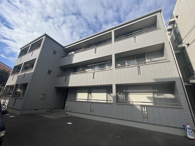 レディオコート桜小路 302号室 外観