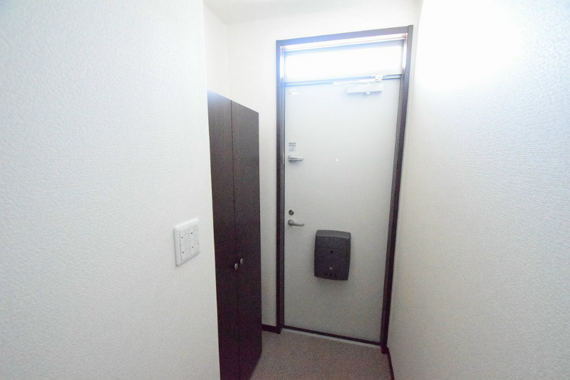 ファンテーヌA棟 玄関