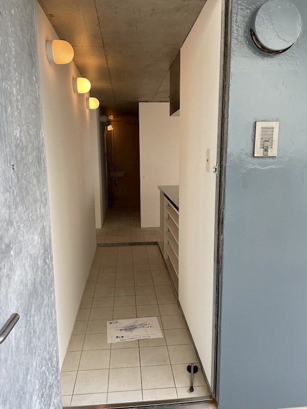 WEEKEND HOUSE ALLEY 玄関