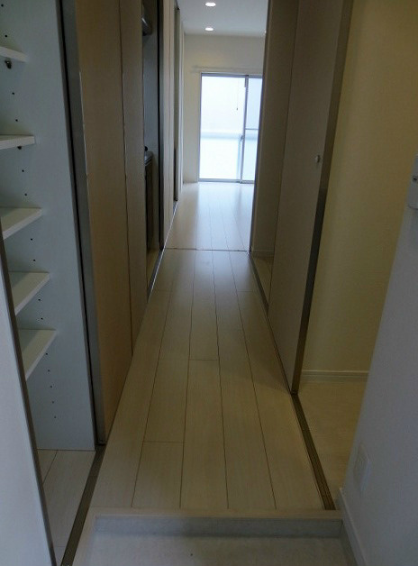 リブリ・オーシャンサイド 玄関