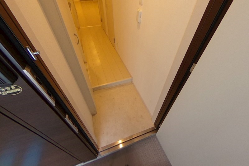 リブリ・LUCIA湘南 玄関