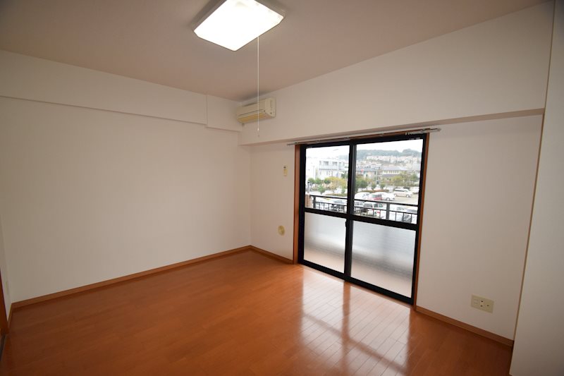 ケンハウス・秦野駅南口マンション リビング