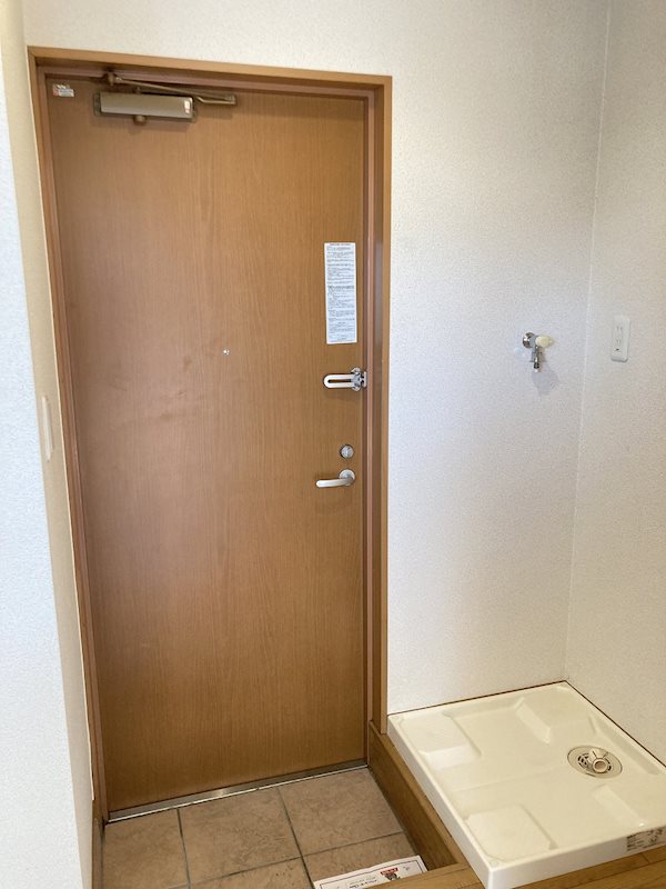 アヴォリエ湘南  玄関