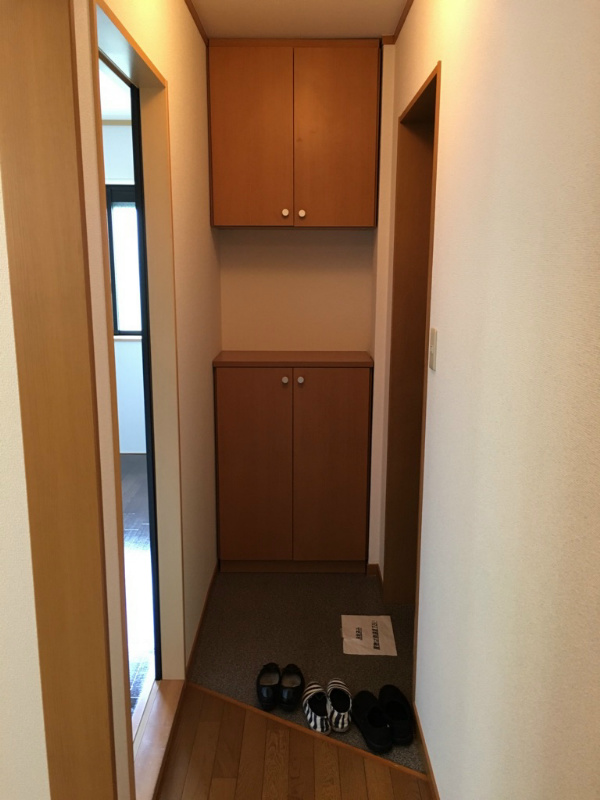 メゾン品濃坂 玄関